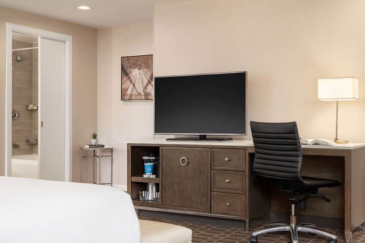 Room 8 of 73