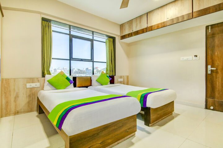 Room 10 of 68