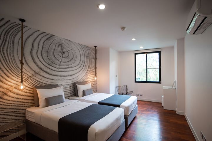 Room 20 of 148