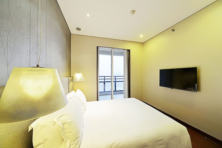 Room 21 of 68