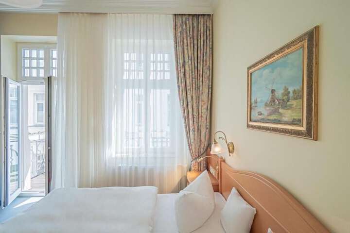 Room 7 of 71