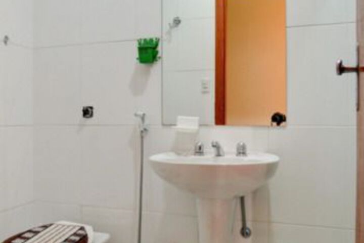 Room 4 of 23