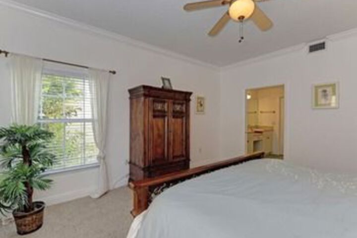 Room 22 of 48