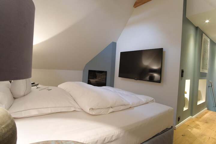 Room 13 of 45