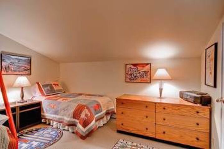 Room 7 of 34