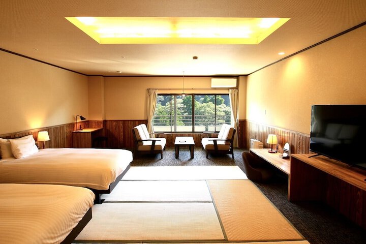 Room 3 of 44