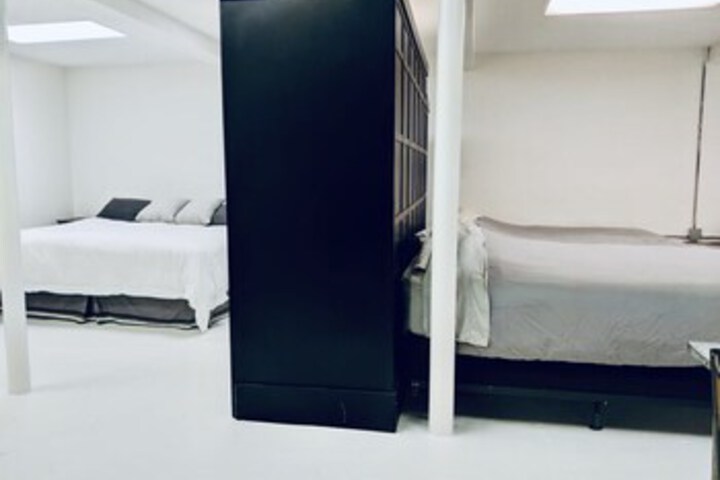 Room 25 of 29