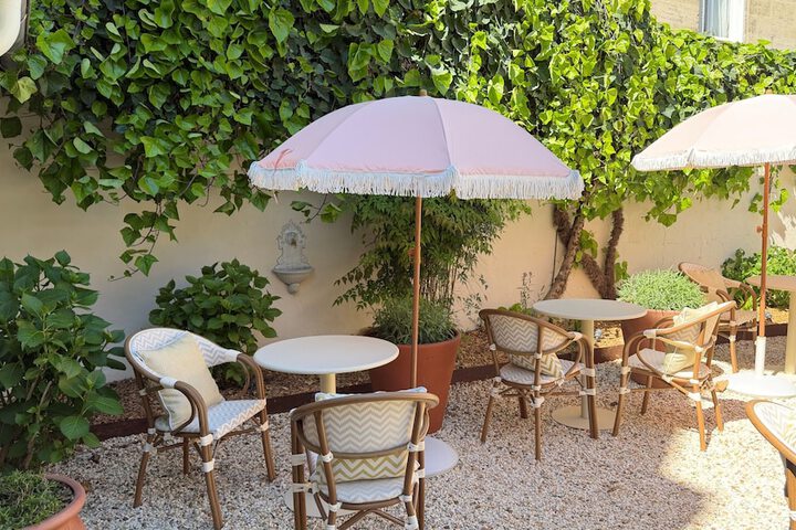 Exterior of Boutique Hôtel Le Clos Huguerie – Bordeaux Centre