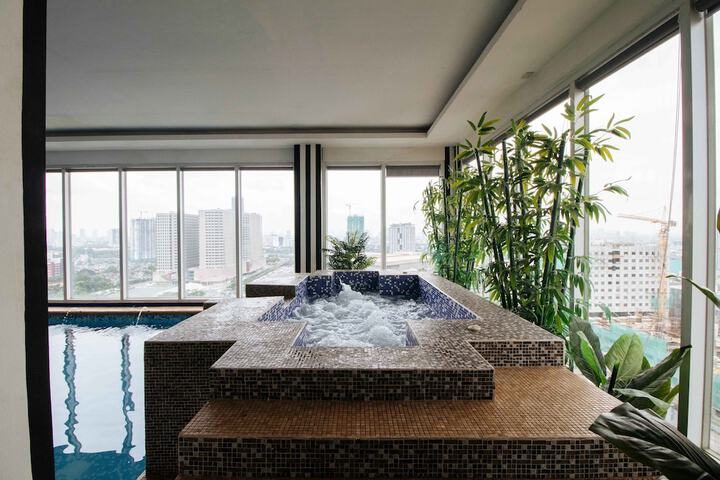 Pool 61 of 81