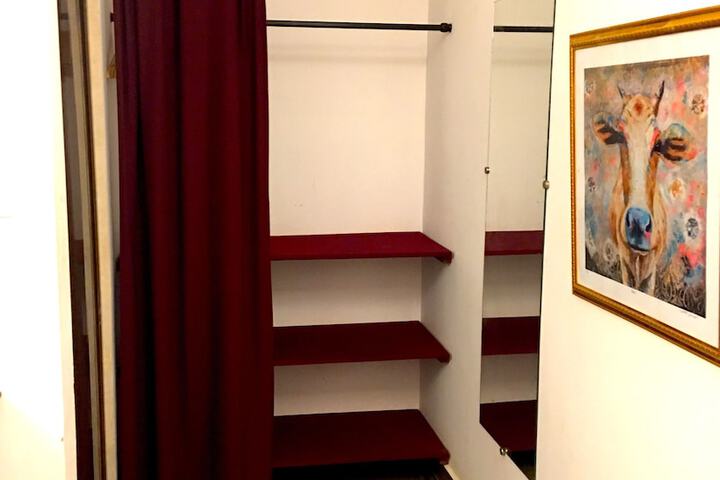 Room 13 of 17