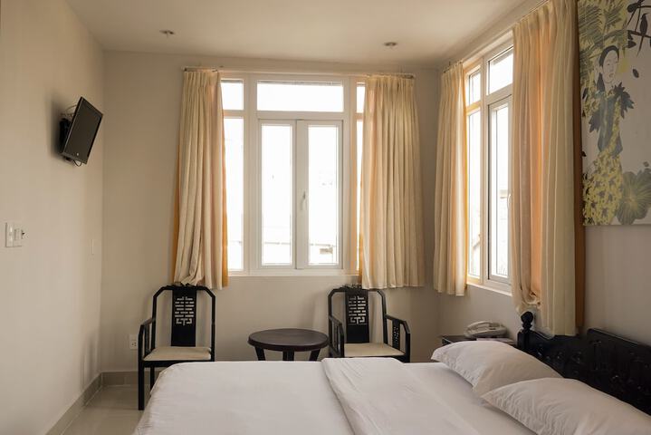 Room 6 of 48