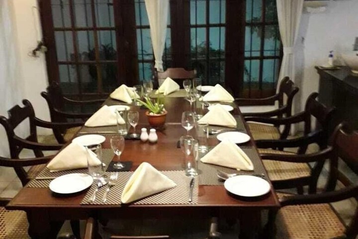 Dining 34 of 37