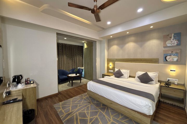 Room 28 of 52