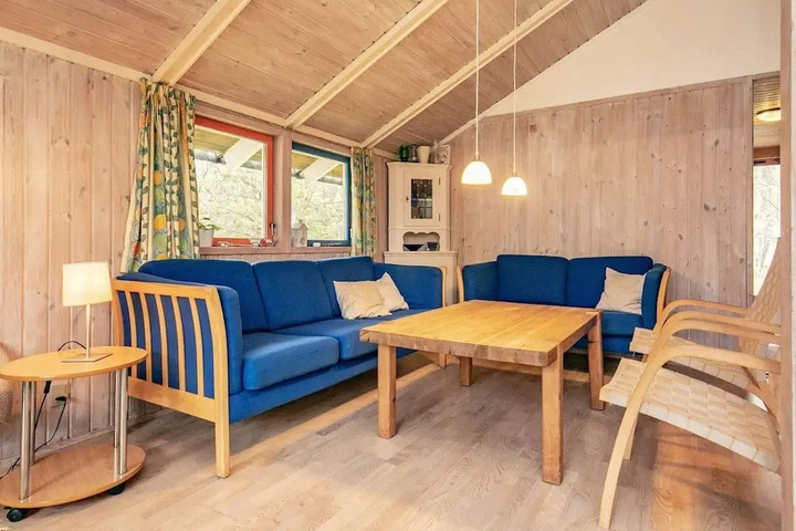 Lovely Holiday Home in Humble near Sea
