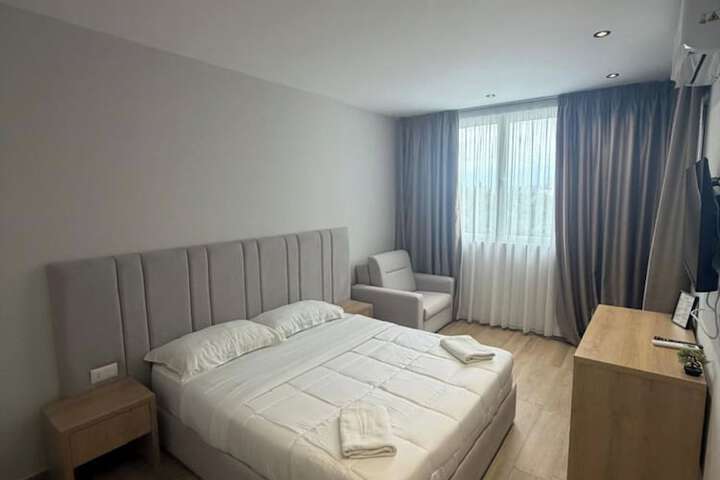 Room 30 of 65