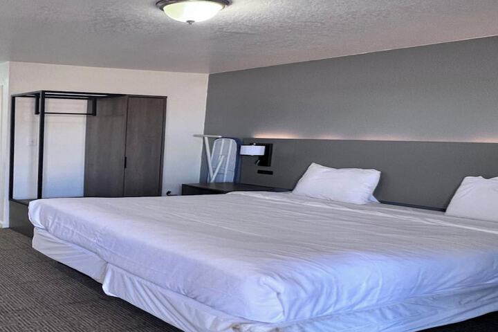 Room 14 of 27