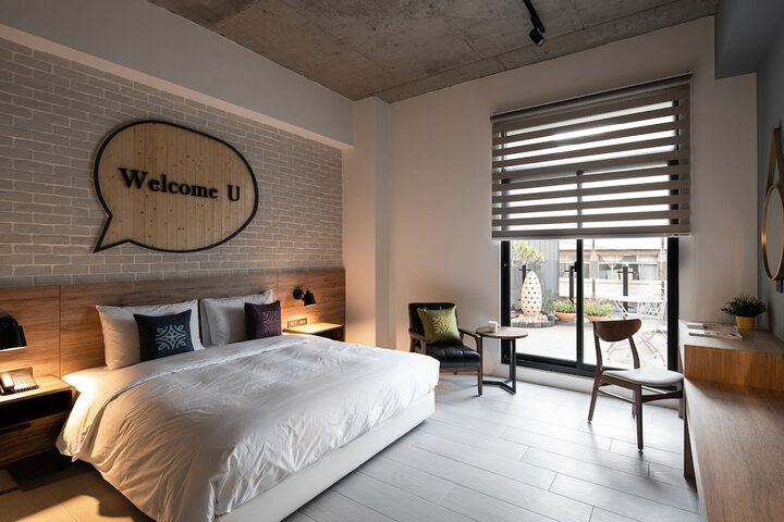 Room 28 of 66