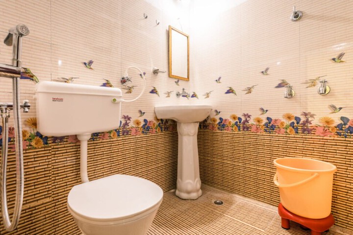Room 12 of 26