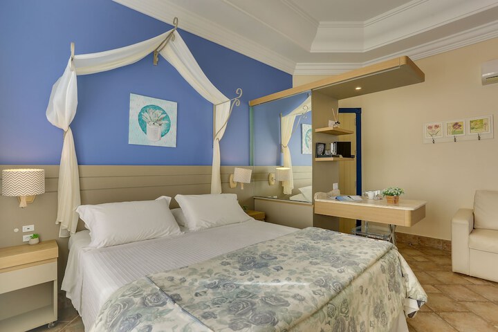 Room 12 of 55