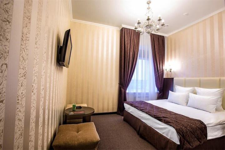 Room 17 of 33