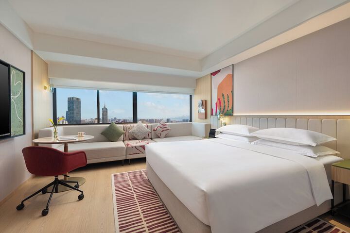 Room 10 of 53