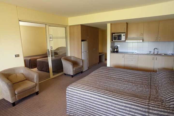 Room 14 of 122