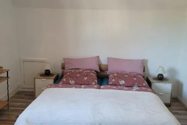 Room 2 of 3