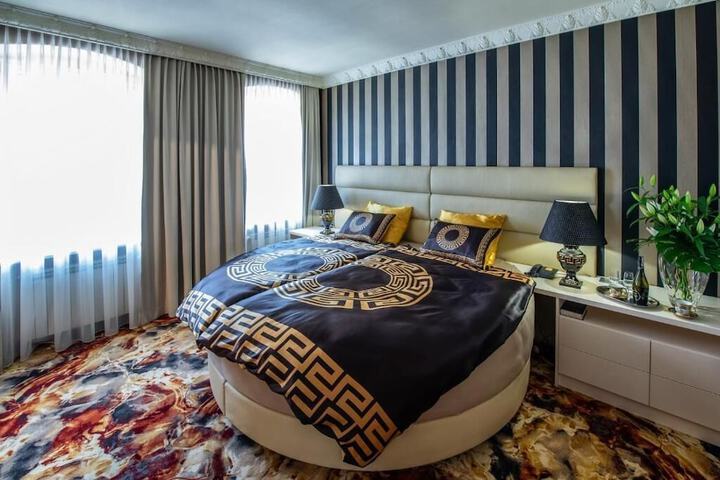Room 18 of 38