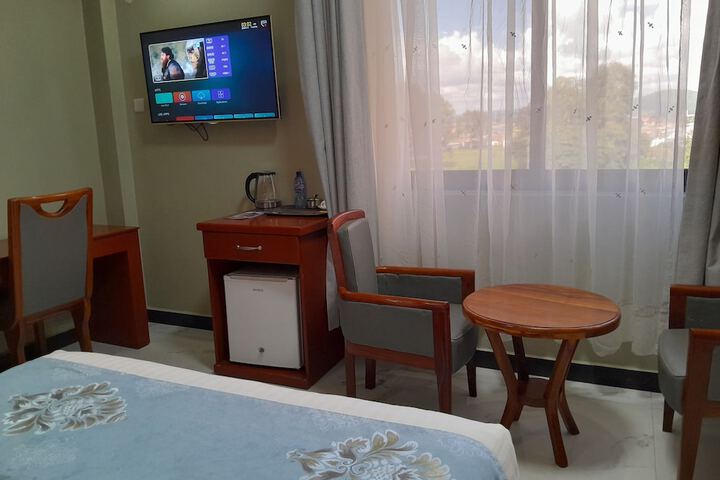 Room 52 of 119