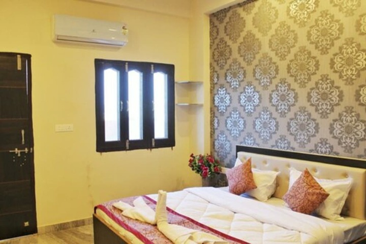 Room 14 of 20