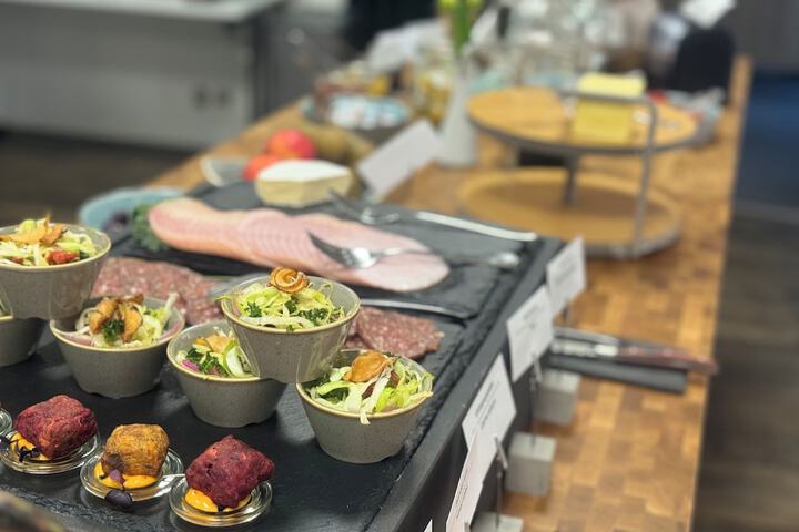 Dining 54 of 68