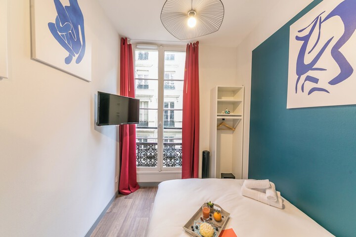 Room 54 of 185