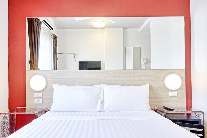 Room 4 of 27