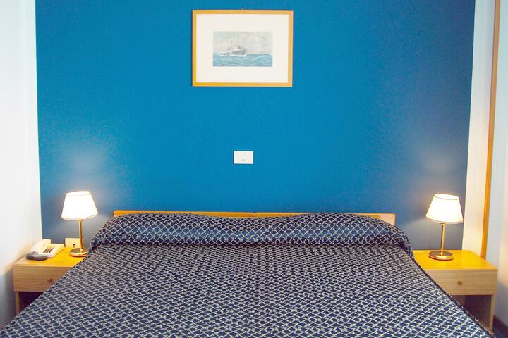 Room 6 of 53