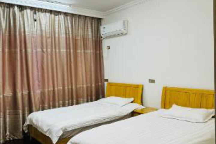 Room 13 of 14