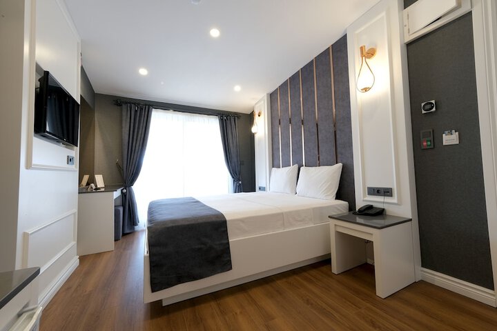 Room 13 of 68