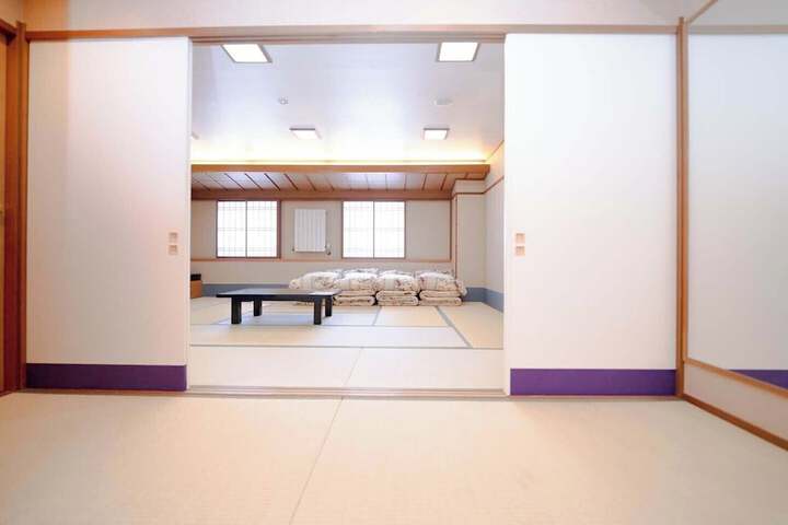 Room 27 of 60