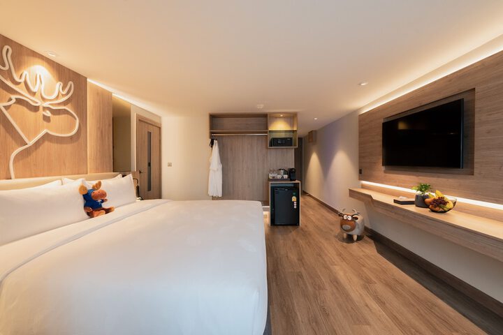 Room 72 of 136