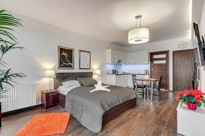 Room 27 of 161