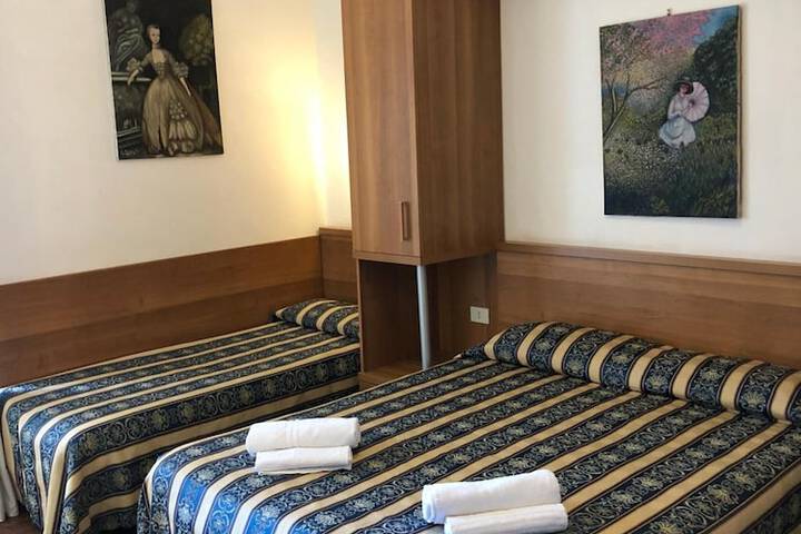 Room 34 of 49