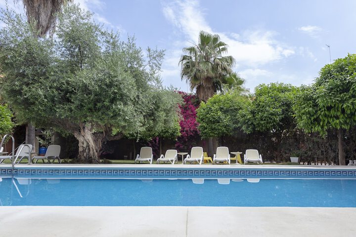 Hotel with Pool