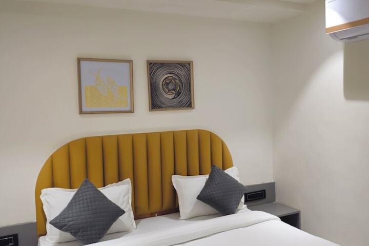 Room 15 of 23