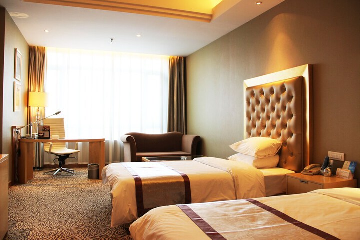 Room 10 of 53