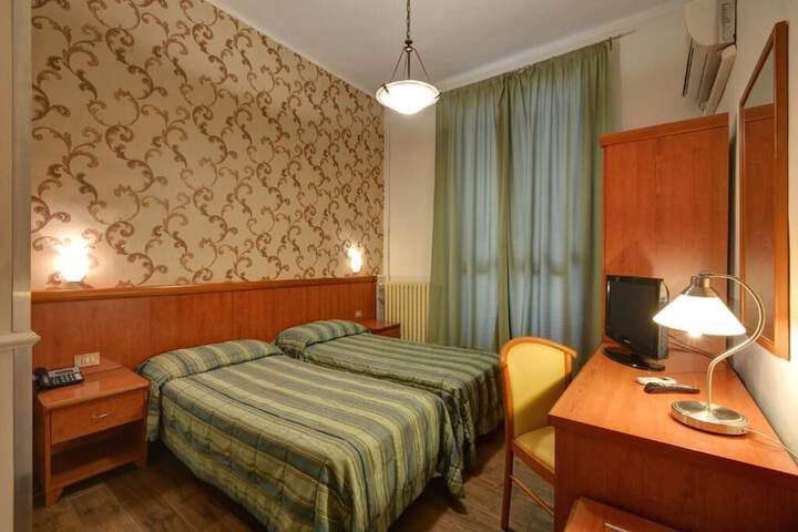 Room 12 of 43