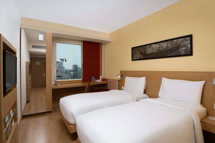 Room 12 of 47