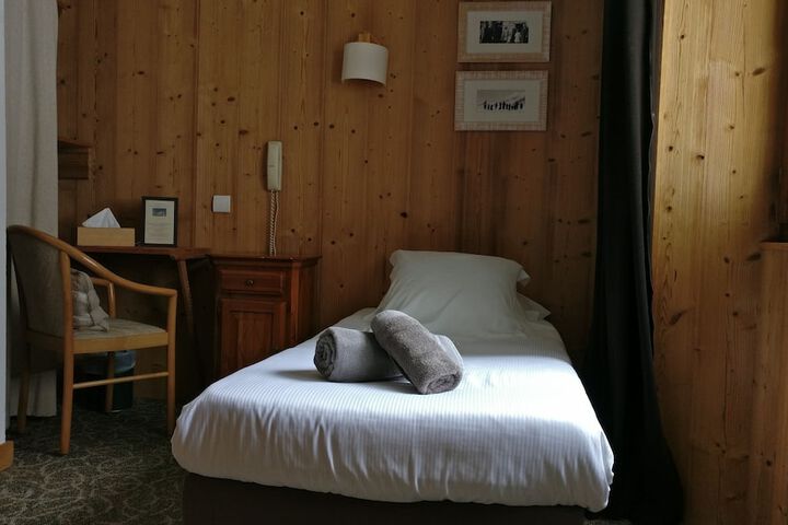 Room 12 of 53