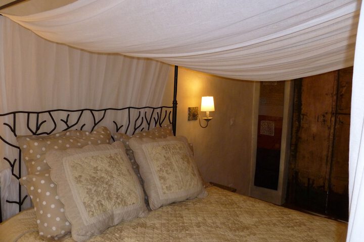 Room 5 of 34