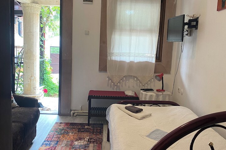 Room 33 of 113