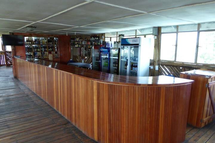 Lounge 9 of 13