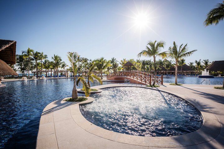 Pool Hotel